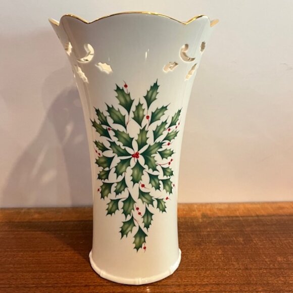 Lenox Holiday Pierced Holly Vase 9" with Box - Picture 6 of 11
